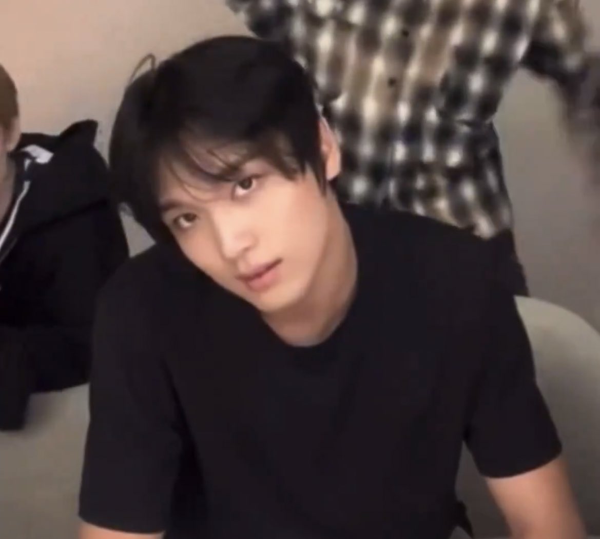 haezzarazza's tweet photo. 얘들아 해찬 이니셜이 
왜 HC 인�� 알아?
.
.
.
.
Handsome한데 Cute해서 https://t.co/cYk2ZadTDg