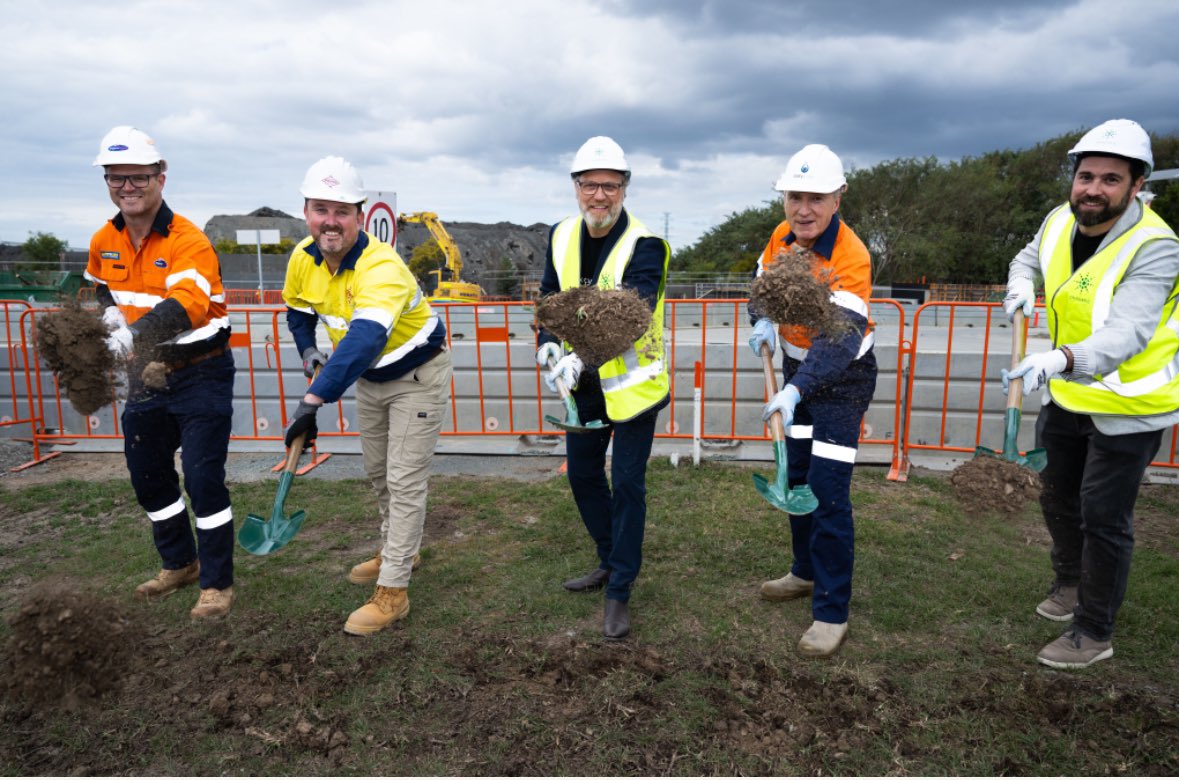 Today we broke ground on our Brendale BESS site in South East QLD. Thank you to <a href="/Tesla_Megapack/">Tesla Megapack</a> <a href="/powerlinkqld/">Powerlink Queensland</a> <a href="/cpp/">cpp</a>, Unitywater, <a href="/shanekingmp/">Shane King MP</a> 

akayshaenergy.com/news/sod-turne…