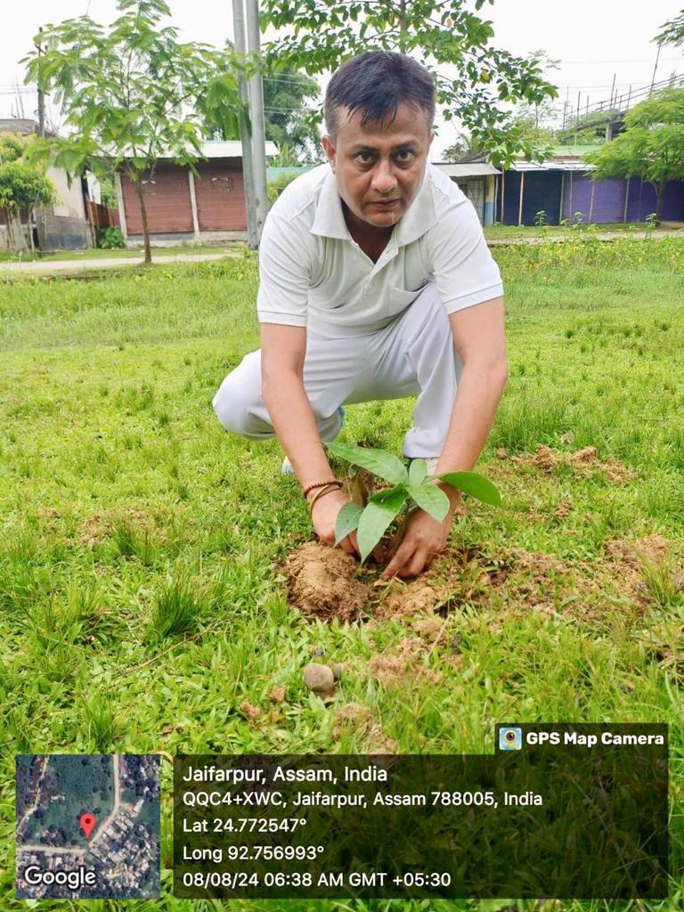 6thAPBn's tweet photo. With the objective of Growing the Tree Economy of Assam by increasing the Tree Outside #Forest (ToF) areas, 6th APBn, Kathal launched (1070 saplings) the AMRIT BRIKSHYA ANDOLAN-2024 &amp; "EK PED MAA KE NAAM".
@CMOfficeAssam 
@gpsinghips 
@HardiSpeaks 
@KangkanJSaikia 
@assampolice https://t.co/d21zEiJQZy