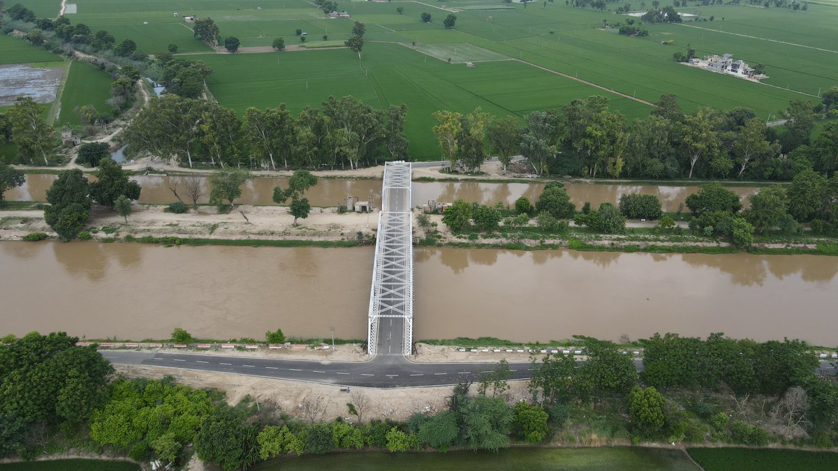 mggrouppkl's tweet photo. 🚧🎉 Exciting News from MGCPL! 🎉🚧
We’re thrilled to announce the successful completion of the new bridge near Faridkot, Punjab! 🏗️🌉

This landmark project underscores our dedication to enhancing infrastructure and connecting communities. 🙌👏
#MGCPL #BridgeCompletion #Faridkot https://t.co/bso4vrlHnr