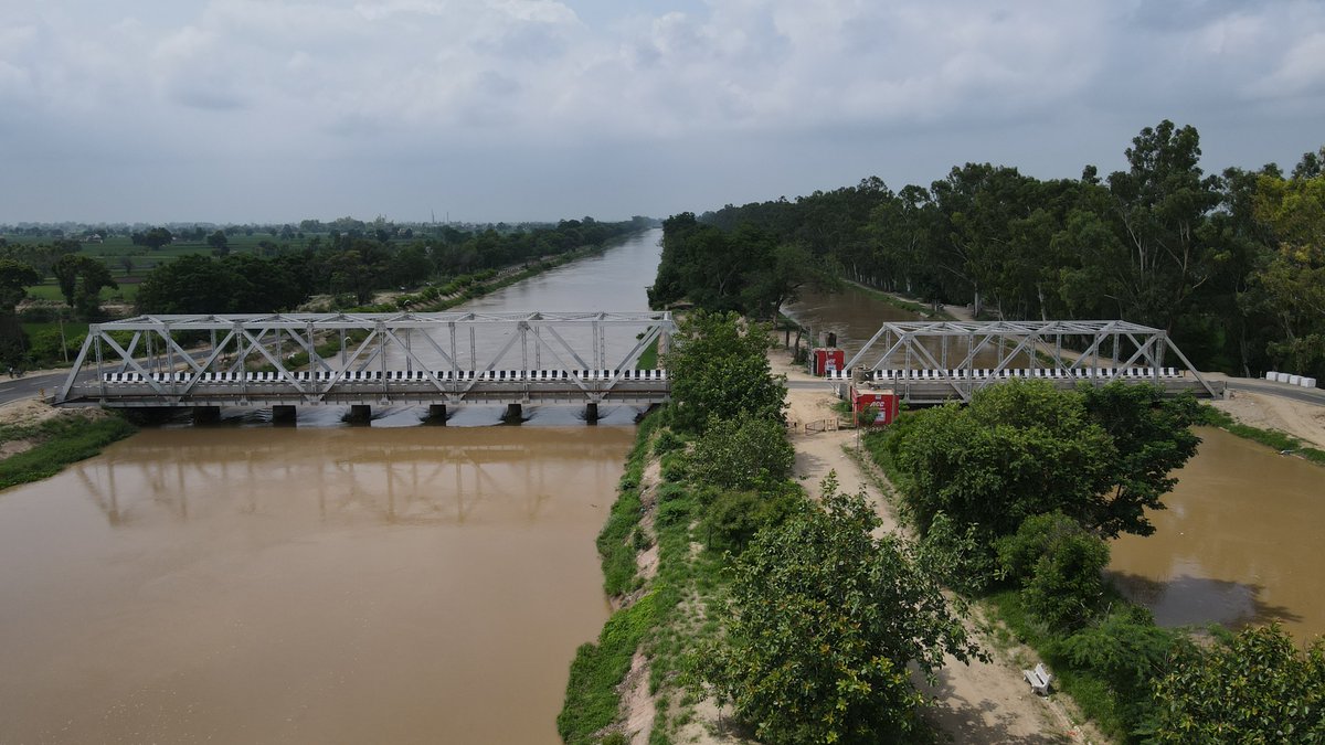 mggrouppkl's tweet photo. 🚧🎉 Exciting News from MGCPL! 🎉🚧
We’re thrilled to announce the successful completion of the new bridge near Faridkot, Punjab! 🏗️🌉

This landmark project underscores our dedication to enhancing infrastructure and connecting communities. 🙌👏
#MGCPL #BridgeCompletion #Faridkot https://t.co/bso4vrlHnr