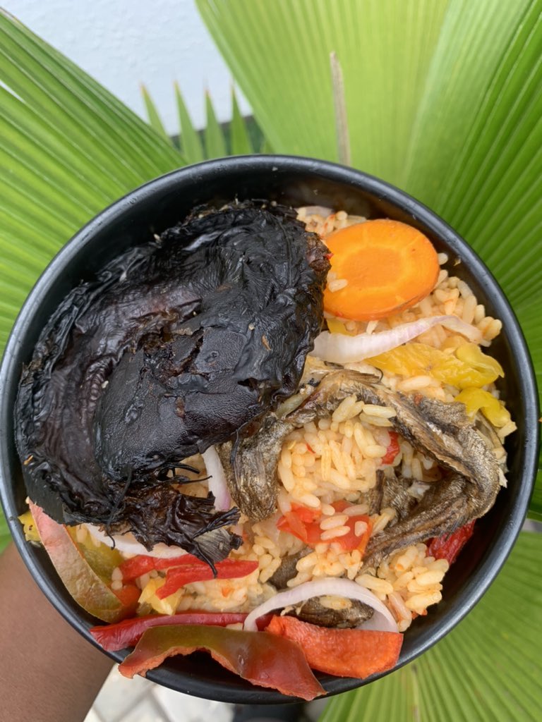 AishatBimbo's tweet photo. My name is aisha and i genuinely need all the patronage i can get today 🙏🙏 we are based in ilorin and i also cater for events i sell different yummy varieties of food and also healthy natural drinks and other varieties like tapioca and many more pls if help retweet my hustle https://t.co/ouEE6HOMCF