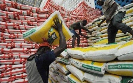 TrendingEx's tweet photo. Just In:

FG reportedly cancels rice subsidy, suspends ₦40k rice sale after few days of selling to only civil servants. https://t.co/bLNlcE2kNf