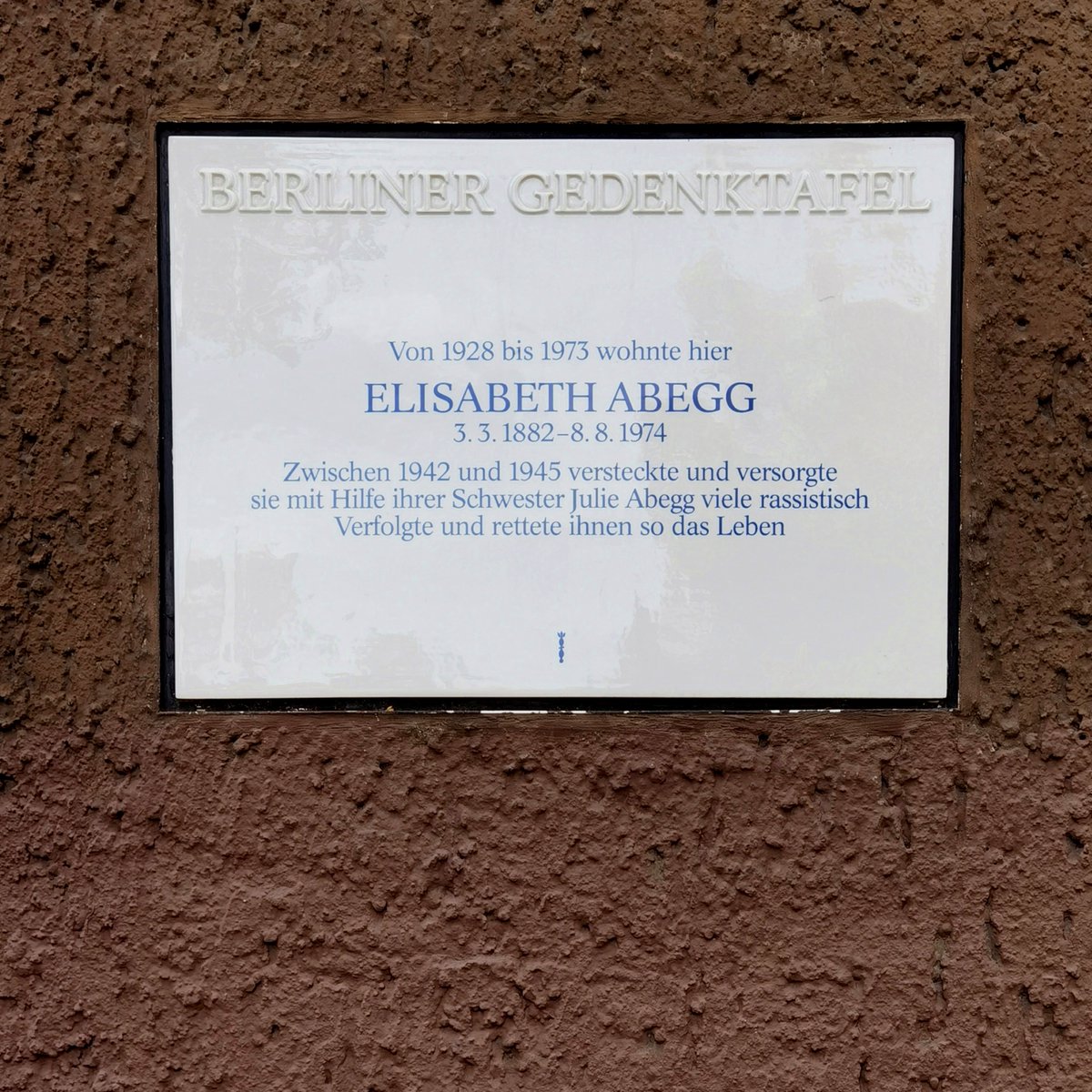 Stift_und_Bogen's tweet image. 🙏 Berlin, bitte verneige dich.

Dr. Elisabeth #Abegg (* 1882) verstarb am 8. August 1974, #otd vor 50 Jahren. Sie war Lehrerin und unter den Nazis im Widerstand - als organisatorischer Kopf eines Netzwerks, das zahlreiche jüdische Mitmenschen vor dem KZ bewahren konnte.

#Berlin