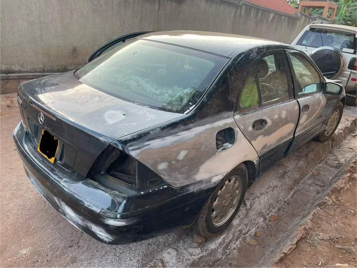 kenyi_ali's tweet photo. @DailyMonitor FULL BODY SPRAYING ON BENZ OUR SERVICE'S CAR POLISHING SANDING PENAL BEATING TICUT COLOR MIXING CAR PAINT SALE SERVICING CERAMIC COATING CALL DM OR WTSP (0706923844) https://t.co/3iPHNq9j9k