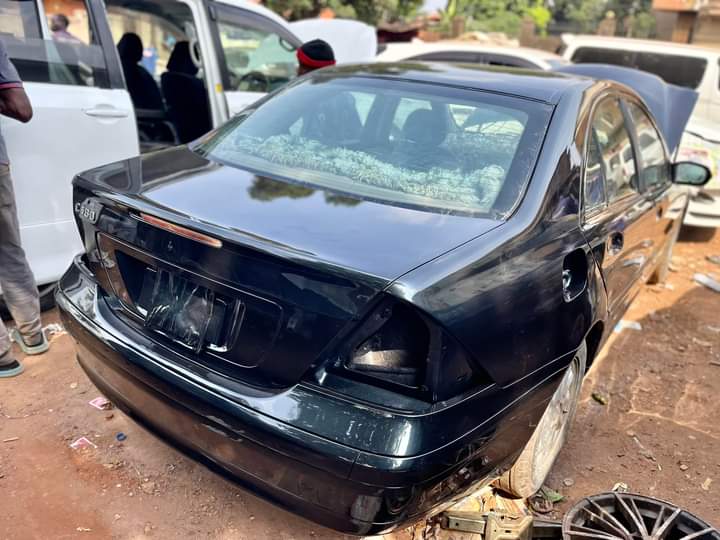 kenyi_ali's tweet photo. @DailyMonitor FULL BODY SPRAYING ON BENZ OUR SERVICE'S CAR POLISHING SANDING PENAL BEATING TICUT COLOR MIXING CAR PAINT SALE SERVICING CERAMIC COATING CALL DM OR WTSP (0706923844) https://t.co/3iPHNq9j9k
