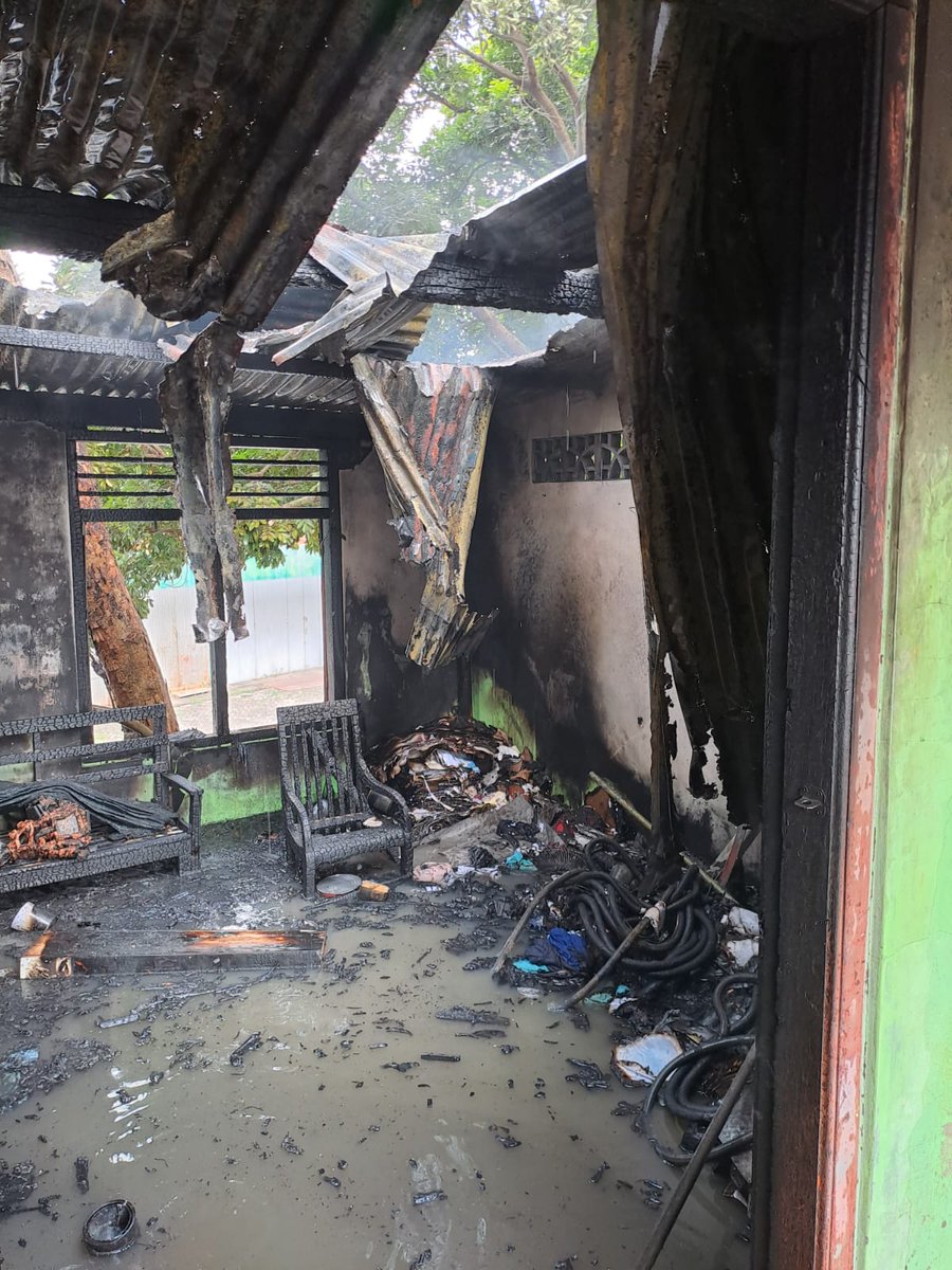 Info Kejadian 65 (kebakaran)
Kamis,8 Agustus 2024
Pkl.10:40 WIB
Alamat SPBU Medari (Kemloko,Caturharjo,Sleman,Sleman)
Obyek terbakar gudang dan tempat parkir.