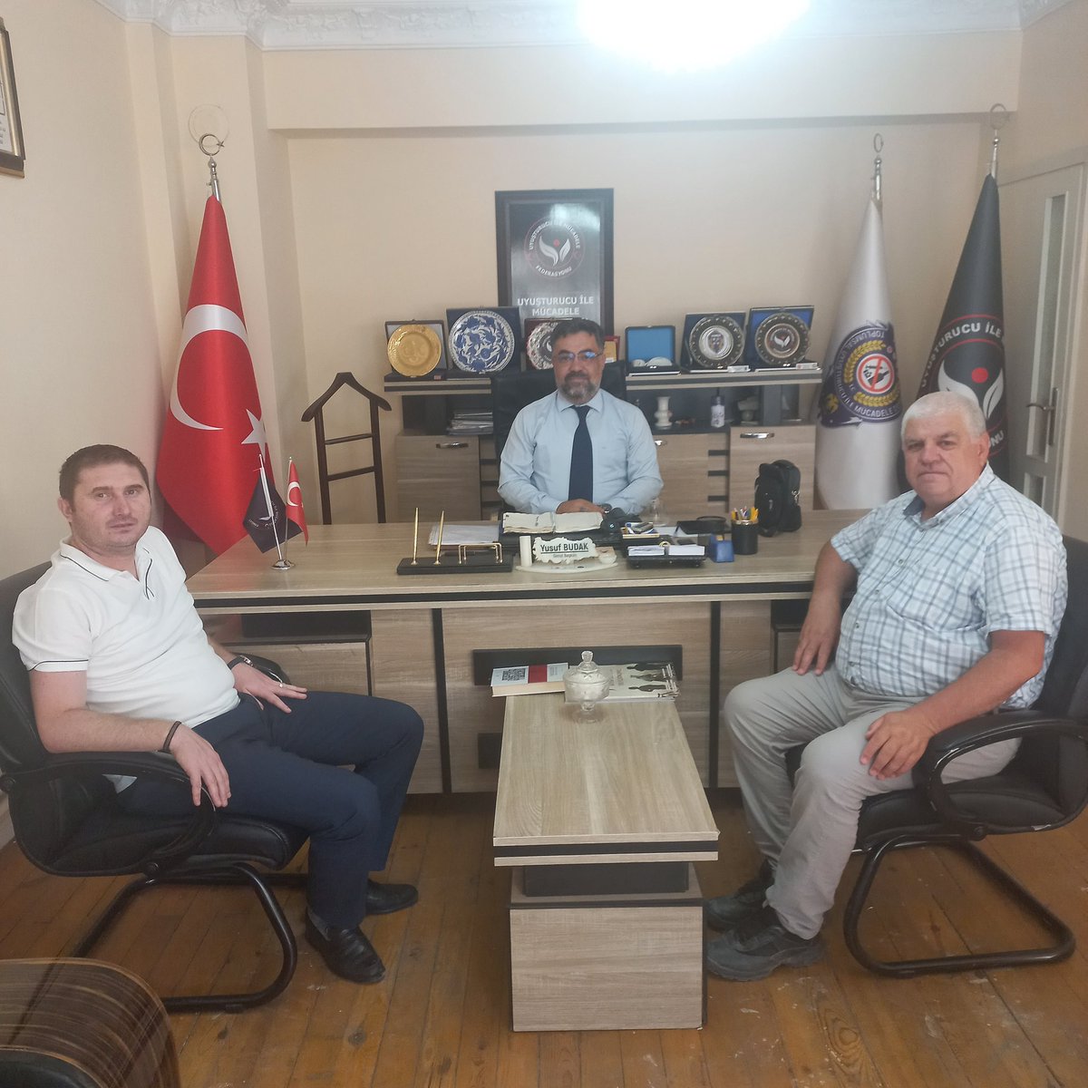 Uyuşturu İle Mücadele Federasyonunun denetimi Müdürlüğümüzce gerçekleştirilmiş olup Toplumsal Uyuşturucu İle Mücadele Derneği Başkanlığını da yürüten Yusuf BUDAK'dan dernek faaliyetleri hakkında bilgi alınarak dernekler mevzuatı ve yasal düzenlemeler hakkında bilgi verilmiştir.