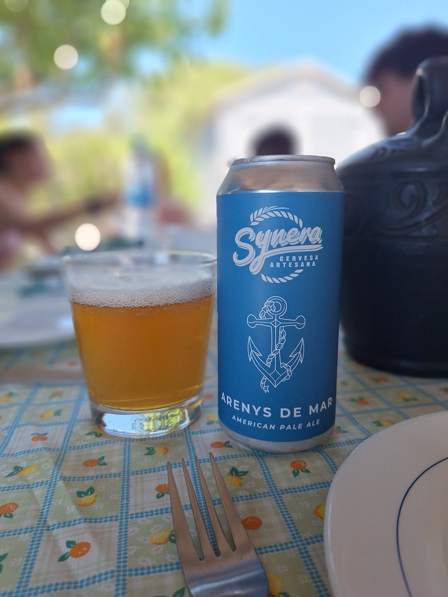 milbeerista's tweet photo. Synera Arenys de Mar. D'Arenys de Mar. APA. Aigua, malta d'ordi, flocs de civada, blat, llúpols i llevat i meló cantaloup. 5,2%. Ben bona. Lleugera, quilibrada. 

#beerlife #drinklocal #beerblogger #beernation #timeforabeer #AmericanPaleAle #PaleAle #ale #localbeer #craftbeer https://t.co/ElSLz0AqZn