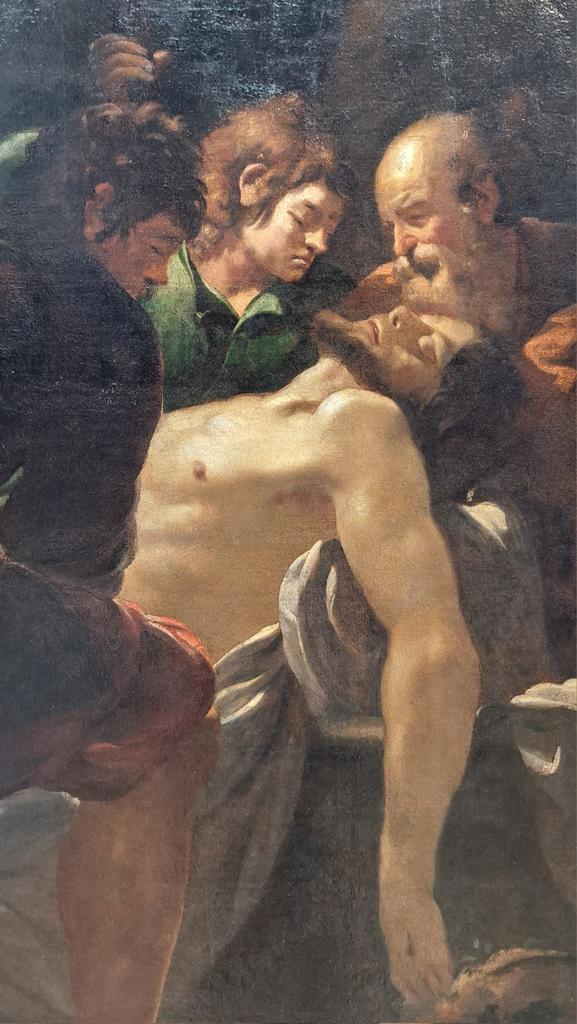 Intégralement recouverte d'une couche de papier de protection pendant 30 ans, la Mise au tombeau de Jacques de Létin vient de faire l'objet d'une restauration fondamentale par Claudia Mosler, Anne-Laure Feher et Camille Thill, qui ont soigné le plus romain des tableaux du maître!