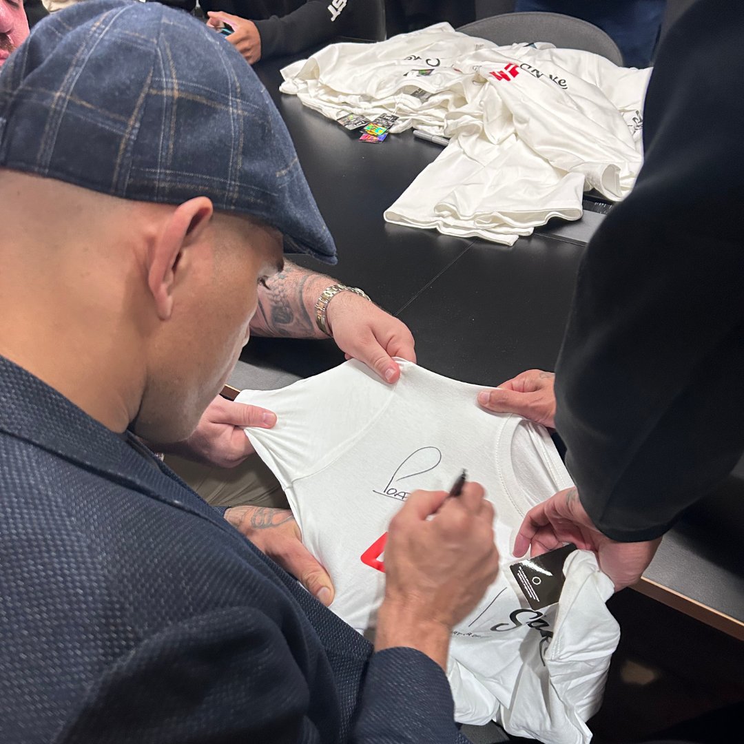 We've still got some <a href="/AlexPereiraUFC/">Alex "Poatan" Pereira</a> signed merch to giveaway! 😍

To win a @UFC t-shirts signed by the great man, simply Like and Repost this post 🖊

Seven winners will be randomly selected 👕