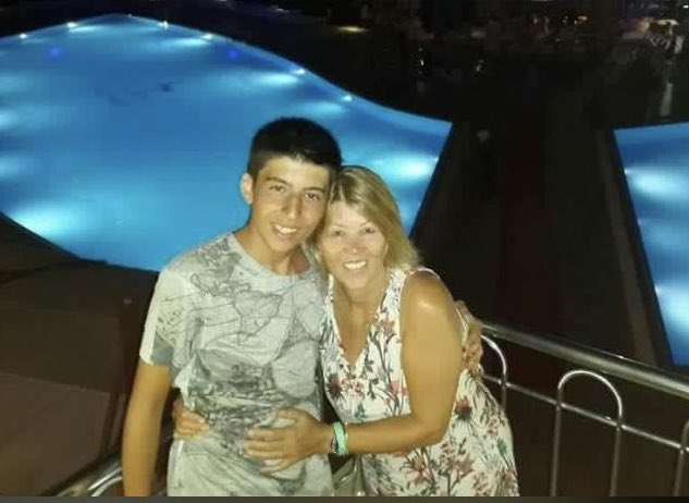 Sosyal medya ekibimizden Yiğitcan Algül kardeşimizin değerli halasını kaybettiğini derin bir üzüntüyle öğrenmiş bulunmaktayız. Merhumeye Allah’tan rahmet sevenlerine ve Algül ailesine baş sağlığı dileriz.