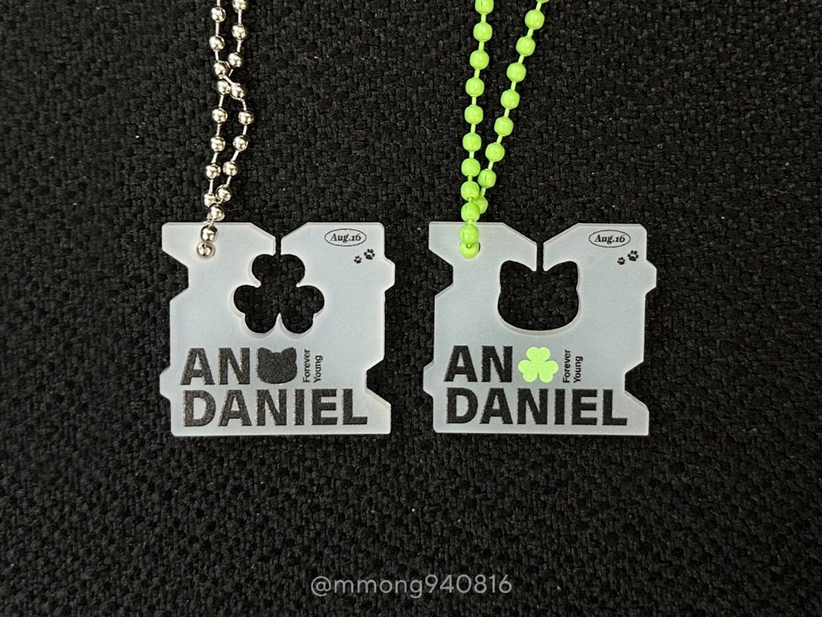 🐈‍⬛니엘 생일 기념 RT EVENT🐈‍⬛

포카 파우치 &amp; 키링 나눔합니다!

☘︎ 포카파우치+키링(랜덤 1개) 두 분 / 키링 2종 set 두 분 (총 네 분)
☘︎ 생일 팬미팅 참석하시는 분 한정 (회차 상관x)
☘︎ 팔로우 필수x
☘︎ 8월 13일 화요일 8:16 pm 이후 발표

팬미팅 당일 전달 예정입니다ᡣ𐭩