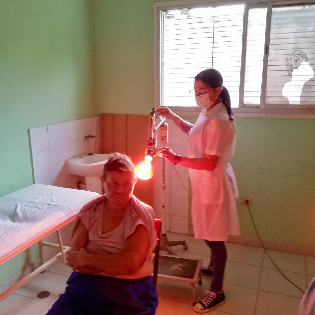 Los colaboradores de la Misión Médica Cubana, comprometidos con la salud del pueblo venezolano 
#CubaPorLaVida 🇨🇺🇻🇪
#CubaCoopera🇨🇺🇻🇪