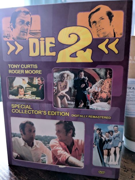 DerMohme's tweet photo. Inspektor Headstone, Mordkommission, Abteilung Wasserleichen.
Inspektor wer? - Headstone, Kopfstein. Mein Vater hat das Pflaster erfunden.
#RIP #RainerBrandt #Die2 #ThePersuaders https://t.co/RR8kpRMguu