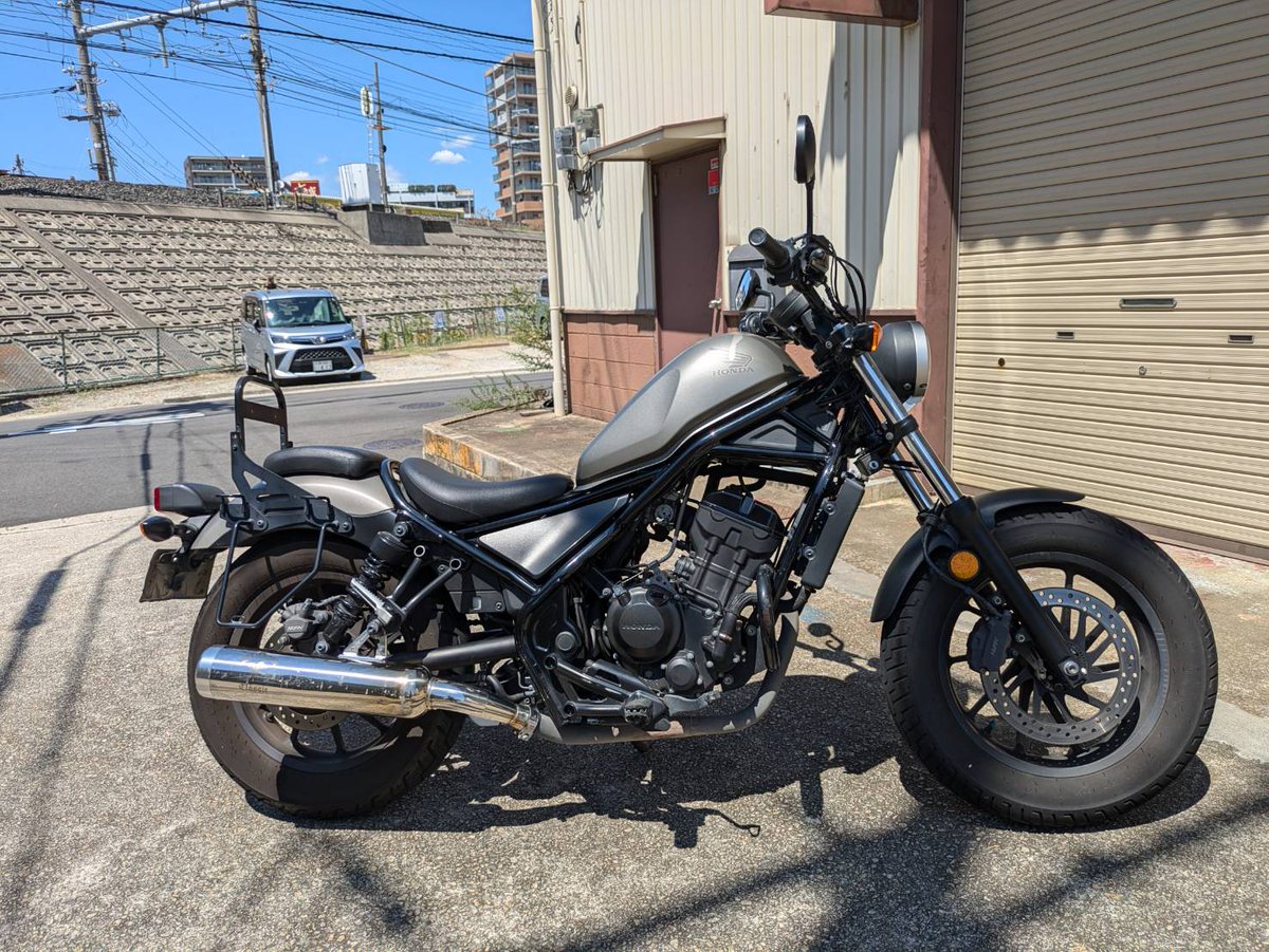 GUYSFactoryGAIA's tweet photo. 🏍️✨【レブル250販売中！】✨🏍️
初心者にもおすすめのHondaレブル250が入庫しました！

シンプルなデザインと力強いエンジンで、どんなシーンでも大活躍！🌟

お問い合わせはDMまで🫡

ローン、陸送可能です🤩
#レブル250 #バイク販売中 #HondaRebel #堺 #バイク乗りと繋がりたい #バイク好き https://t.co/FAlO7NBOkL