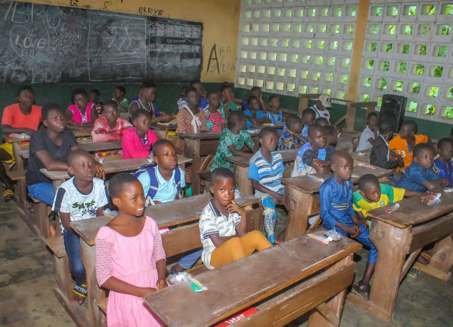 La caravane des Vacances Créatives Edition 2024 a débuté hier matin et s'est posé à Niamtougou.

Voici quelques images.
.
.
.
.
.
.
.
.
.
.
#FondationMabléAgbodan 
#VacancesCréatives
#Edition2024
#Niamtougou
#MétiersdArt