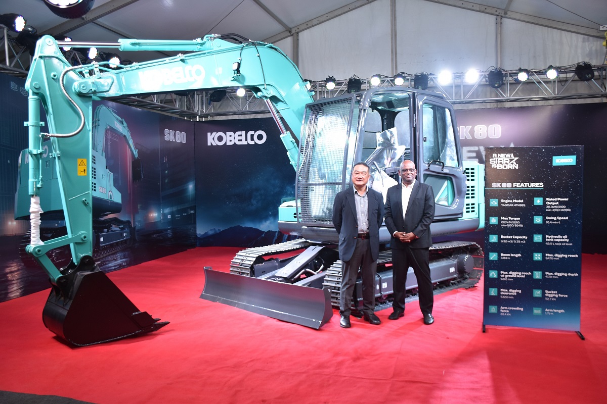 construction_ct's tweet image. Kobelco Construction Equipment India Pvt Ltd launched the SK80 Made-in-India 8-ton category mid-segment excavator, in Chennai, by Takemichi Hirakawa, Managing Director, Kobelco Construction Equipment India Pvt Ltd.

Read more: lnkd.in/dtRrxtgp

#excavator #earthmoving
