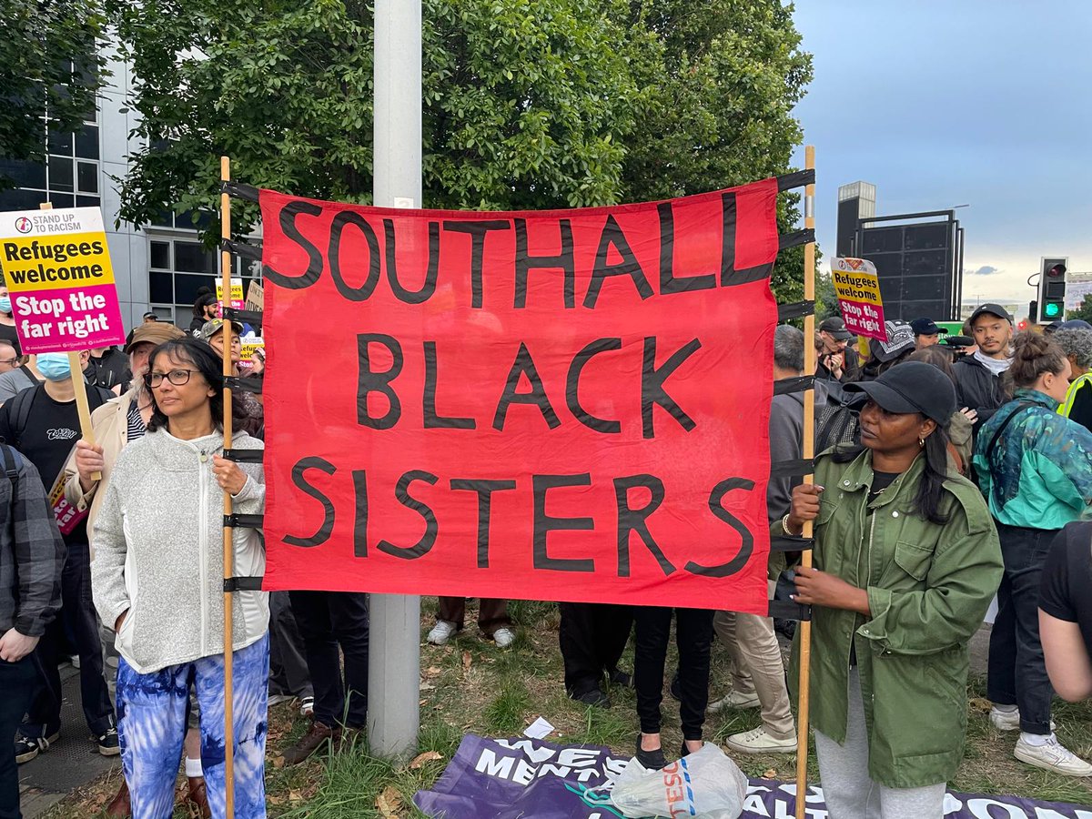 We @sbsisters went to Brentford, close to Southall, to show solidarity &amp; to face down the racists. 300 other people had the same idea. Cacophony of cars hooting in support was heartwarming. Not a fascist in sight. Thanks to <a href="/AntiRacismDay/">Stand Up To Racism</a> for organising