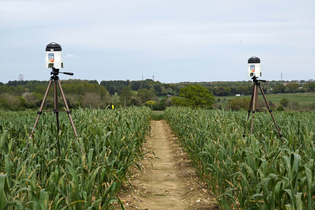 Earlham Institute (@earlhaminst) on Twitter photo 💬 "We've shown that this approach allows you to monitor agriculturally significant pathogens over time. It means we can arm farmers with the data they need to prevent crop losses.” - <a href="/richardmleggett/">Richard Leggett</a>
➡️ okt.to/riHsp3
<a href="/NHM_Science/">Science at the Natural History Museum</a> <a href="/matholomoo/">Matthew Clark</a> #AirSeq 💬 "We've shown that this approach allows you to monitor agriculturally significant pathogens over time. It means we can arm farmers with the data they need to prevent crop losses.” - <a href="/richardmleggett/">Richard Leggett</a>
➡️ okt.to/riHsp3
<a href="/NHM_Science/">Science at the Natural History Museum</a> <a href="/matholomoo/">Matthew Clark</a> #AirSeq