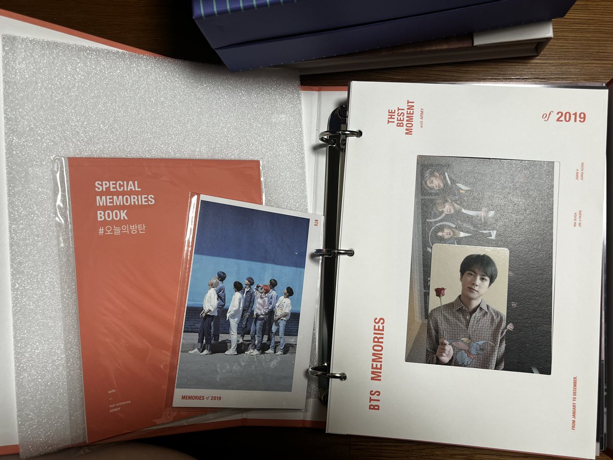 chilppang's tweet photo. 방탄소년단 2019 메모리즈 양도합니다.(풀박)
BTS 2019 MEMORIES (All)

포토카드 석진입니다.
택배비 미포함 5.0입니다.

메인트윗 확인 후 연락 부탁드립니다. 

BTS RM 남준 알엠 JIN 석진 진 SUGA 윤기 슈가 J-HOPE 호석 제이홉 JIMIN 지민 V 태형 뷔 JUNGKOOK 정국 DVD https://t.co/fr27jFSZTY