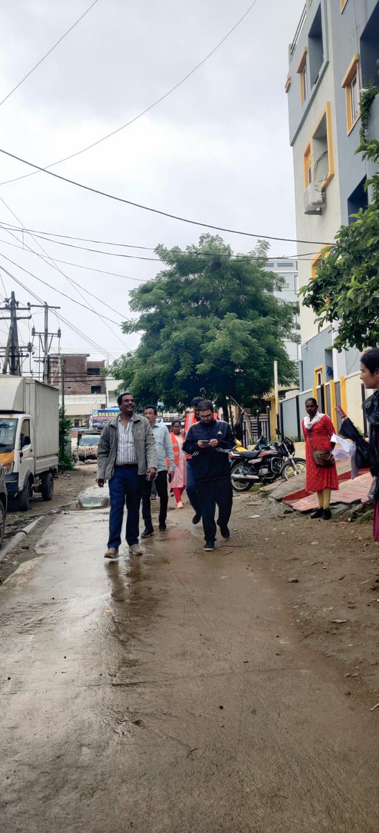 Today's Inspection (08.08.24) at Kukatpally Circle.
1) Junction improvement at. South India shopping mall.
2) HMT Shatavahana park.
3) Yellammabanda Grave yard.
4) Works to be taken up at NTR nagar, Sai Nagar West, Allwyn colony, etc.
