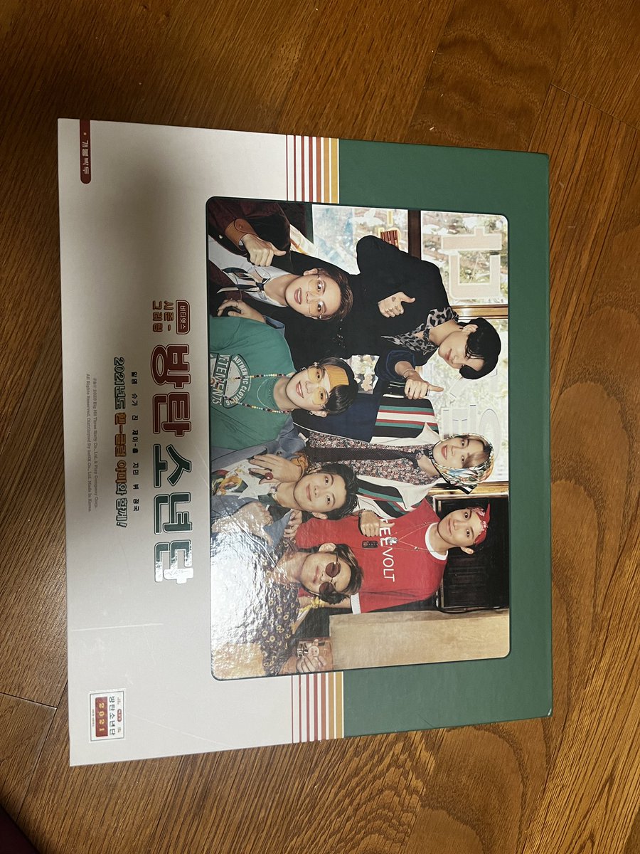 chilppang's tweet photo. 방탄소년단 2022 시즌그리팅 양도합니다.(달력x)
BTS 2022 SEASON GREETING (calender x)

택배비 미포함 2.5입니다.

메인트윗 확인 후 연락 부탁드립니다. 

BTS RM 남준 알엠 JIN 석진 진 SUGA 윤기 슈가 J-HOPE 호석 제이홉 JIMIN 지민 V 태형 뷔 JUNGKOOK 정국 DVD 시그 https://t.co/jh1TwZwYUV