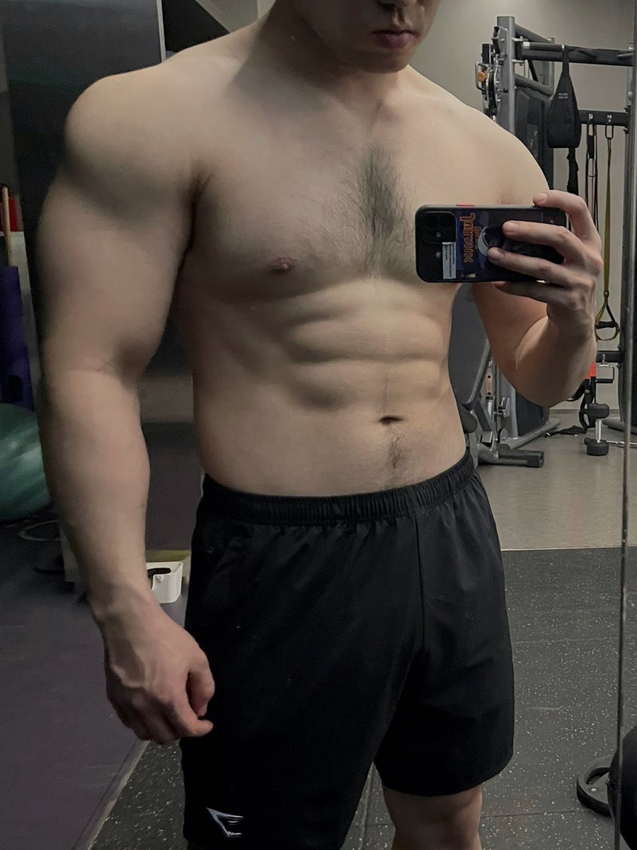 2024希望：依然可以相信 可以热爱 可以愤怒 #肌肉男 #脂包肌