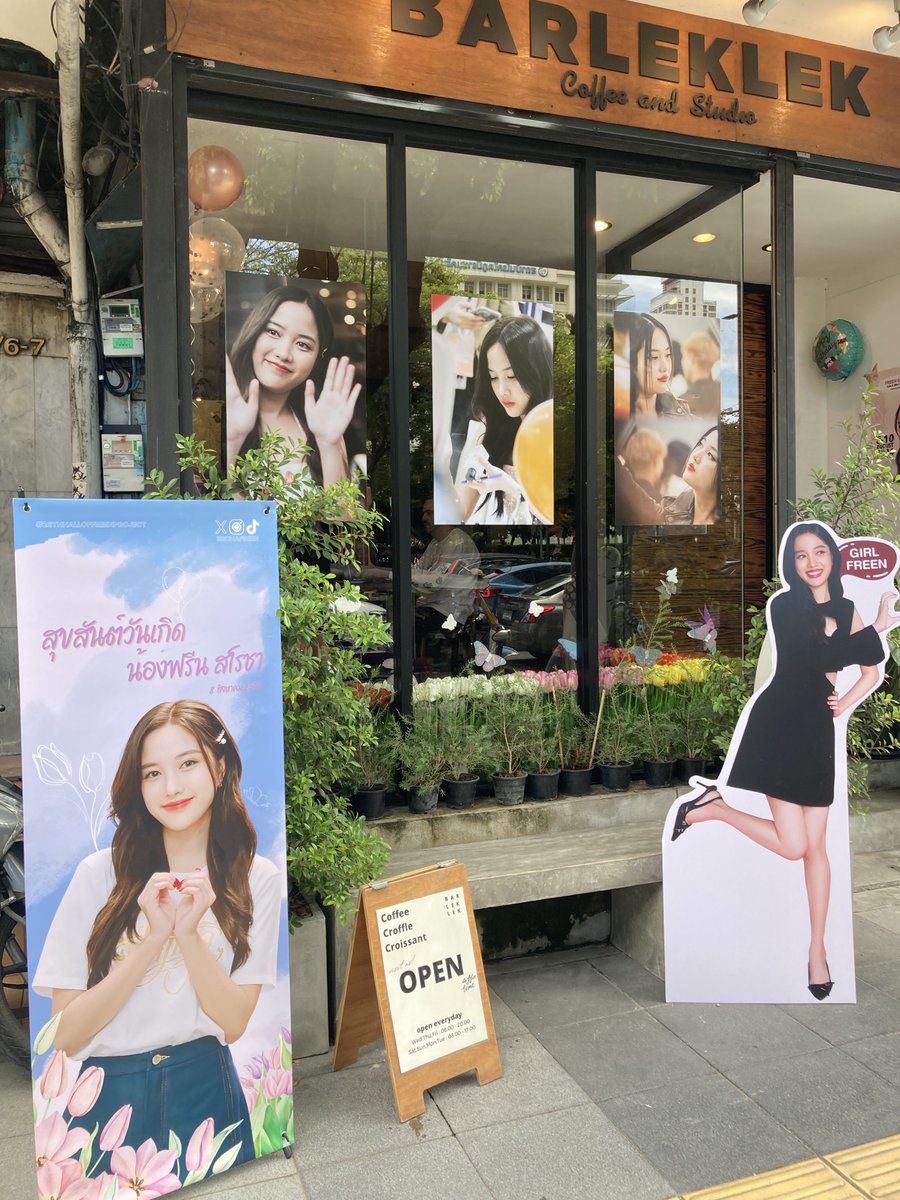 freenfanclub_'s tweet photo. บรรยากาศอบอุ่น ๆ ของคนที่รักฟรีน 🌷💖✨

BEST WISHES FOR SAROCHA
#Freen26thSparkleDay
#srchafreen #GIRLFREEN
#26thHallOfFreenProject https://t.co/lSPq7iU8lc