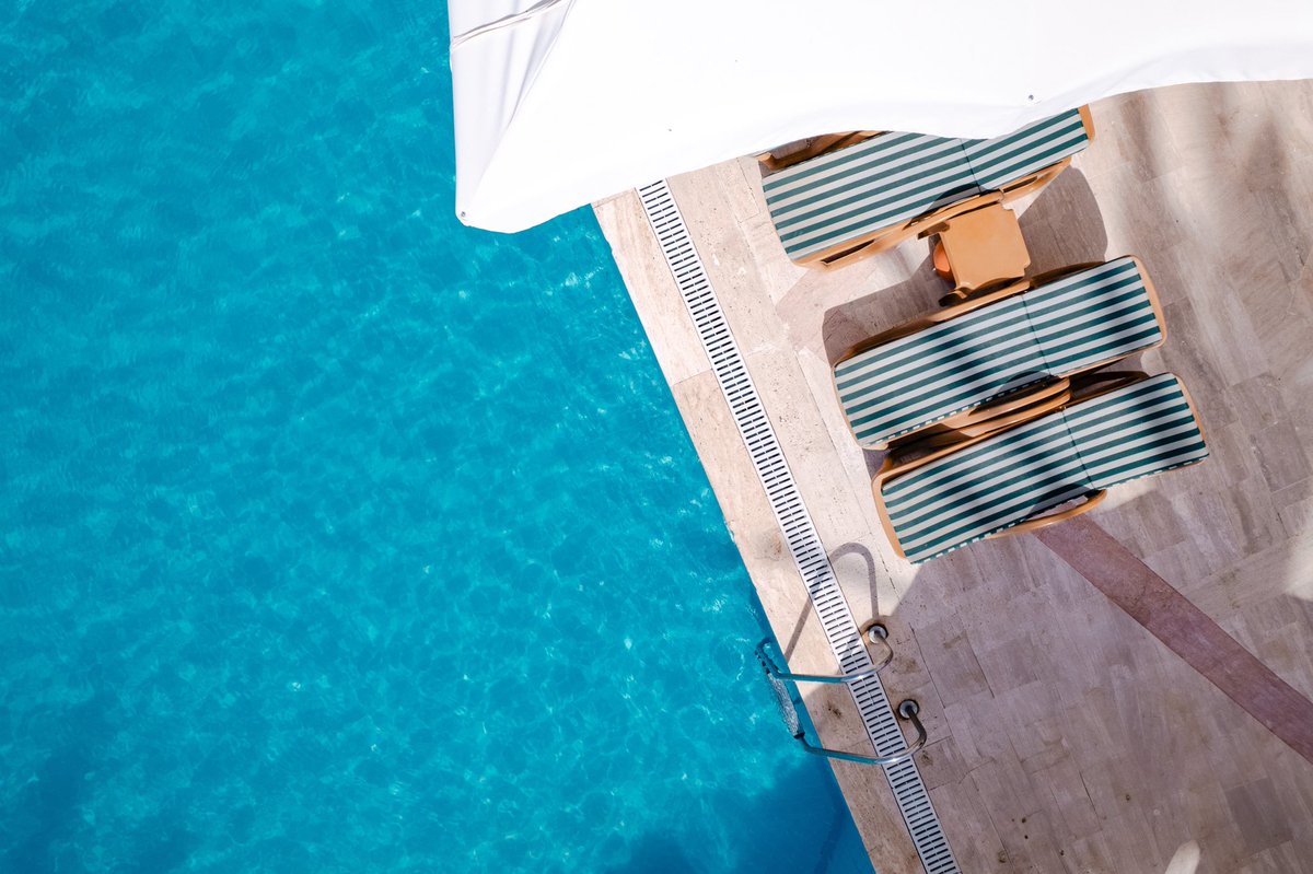 KilikyaHotels's tweet image. Lying on the sun loungers against the clear waters while the sweet warmth of the sun ☀️wanders on your skin...

☀️Güneşin tatlı sıcaklığı teninizde gezinirken berrak sulara karşı şezlonglarda uzanmak...
***
#TheEssenceofHarmony
#kilikyaresort
*
#pool #poolside #clearwaters
