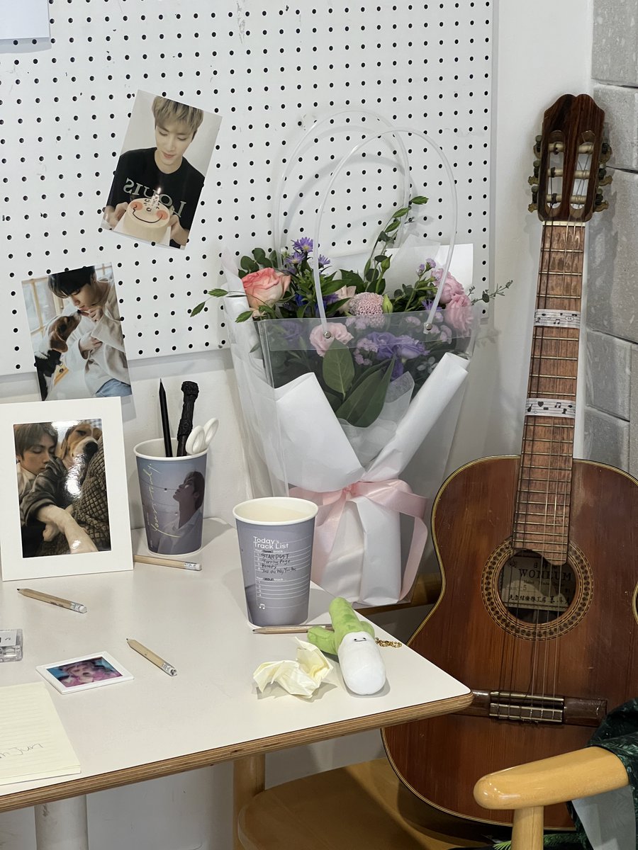 whsqjdla's tweet photo. 더쥔아 생일 축하해 🥳
#Yours_truly_Xiaojun
#맑은���도_비오는날도_더쥔이와함께 https://t.co/1Mvvgol8WD