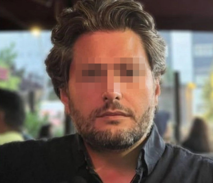 solcugazete's tweet photo. Fatih Altaylı:

“Bir tane troll var ‘Bilmem ne başı’, Ebrar ‘Kim bu lavuk’ demiş.

Bu kişi bana da hakaret ediyor. Ben bunu dava ediyorum, her seferinde uzlaşma talep ediyor.

Bunun parasıyla, illet olduğu ÇYDD’ye bağış yapıp Atatürkçü gençlerin doktora parasını ödüyoruz.” https://t.co/kXEKNMVJuH