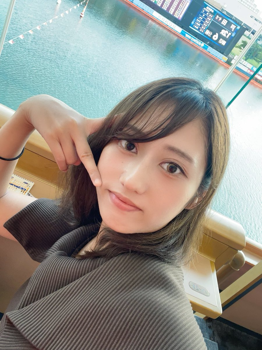 botobumry's tweet photo. 戸田競艇にプライベートで行ってきたよ🙌✨

えへ。
負けまくりました♡
今日のご飯はもやしかな糱 https://t.co/JHpsineb1L