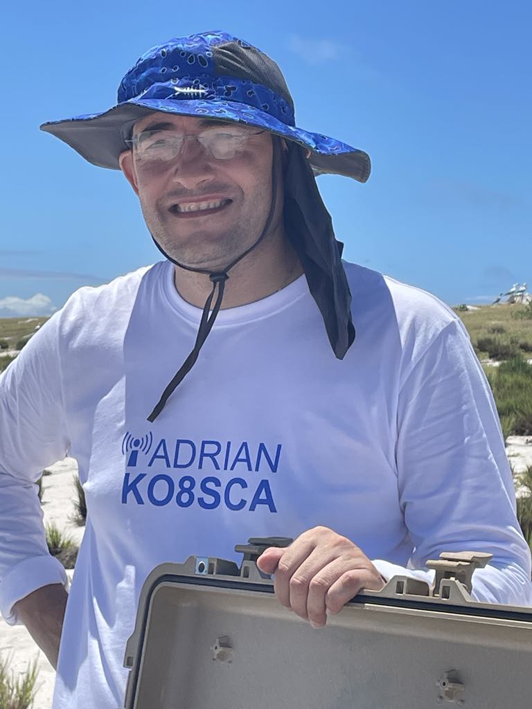 DX World.net tweet media