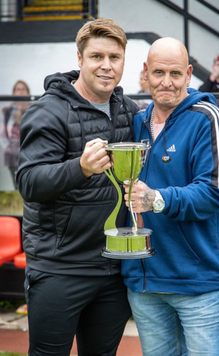 chorleyawaydays's tweet photo. ON THIS DAY 2️⃣0️⃣2️⃣1️⃣

Memorial match for @chorleyfc and @FCHTOnline LEGEND - James Dean

More than 1000 supporters attended the match and raised money for such a good cause .

A great day and hopefully both teams can do this match again
#RIPDeano #FcHalifax #Chorleyfc https://t.co/8SUpjOh2Y5
