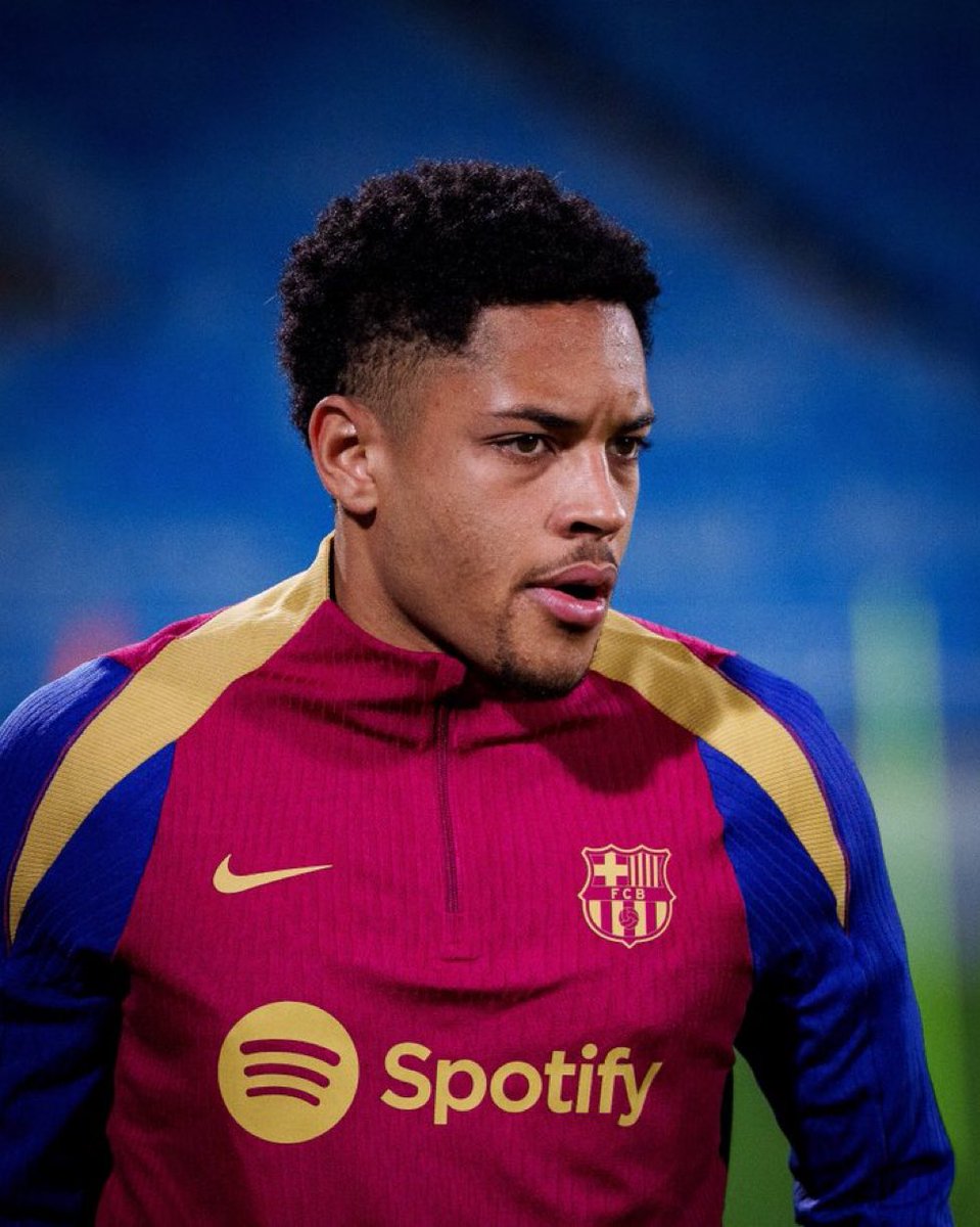 ManagingBarca's tweet photo. 🚨🚨🌕| BREAKING: Vitor Roque is set to LEAVE Barcelona — he is on the exit ramp &amp; will have to find a new team. @tjuanmarti 🇧🇷⚠️ https://t.co/WRJTITCM2V