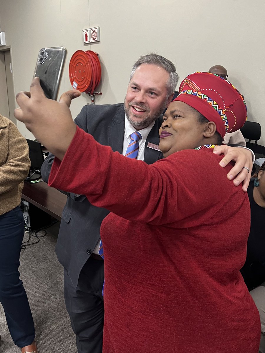 Leon Schreiber tweet media