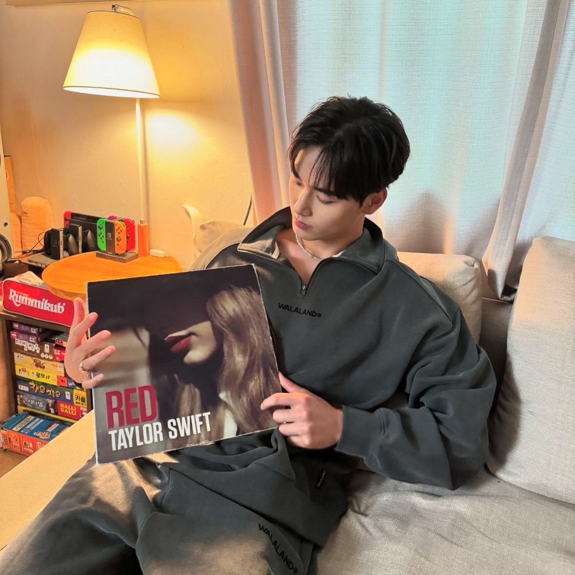 Earnyourway42's tweet image. รูปหล่อ ของจริง 
🥹🫠💓✨🐈‍⬛
Good looks and great music 🎶✨ 
#TaylorSwiftRed

#ShunNakanishi