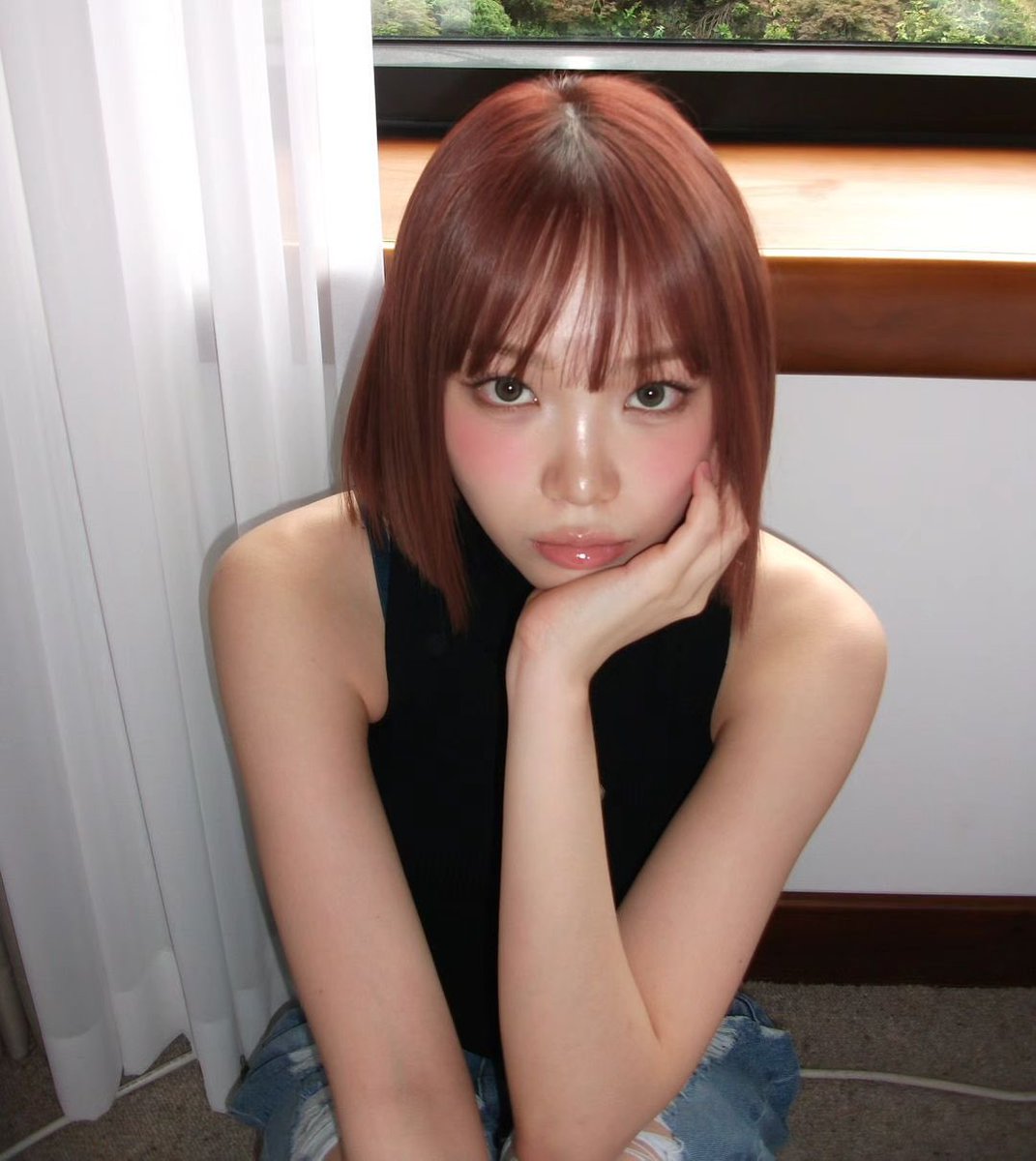Zeeroo____'s tweet photo. omg new hair!! 😍💛💛🐯
#KIM_CHAEWON
#LESSERAFIM https://t.co/m4kLGdjlqT