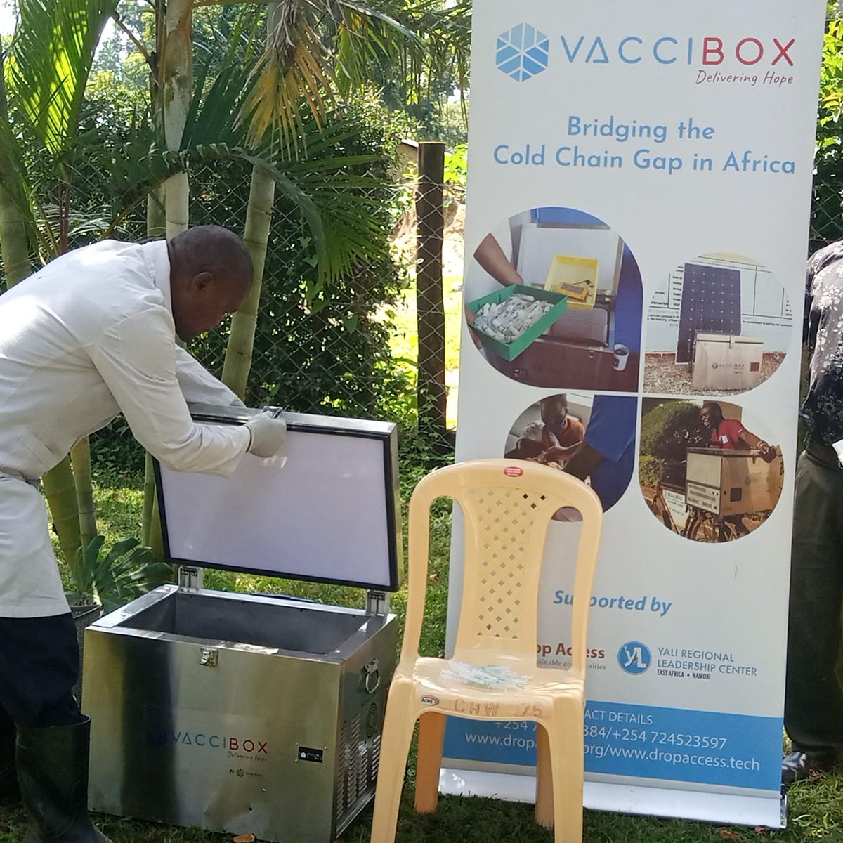 AccessDrop's tweet image. Rabies is a significant cause of animal deaths globally.  In Kenya, it remains a serious concern, with nearly 2,000 human deaths annually. 
#Vaccibox aids in combating rabies by ensuring vaccines are transported and stored, maintaining 100% efficacy, even in remote areas.