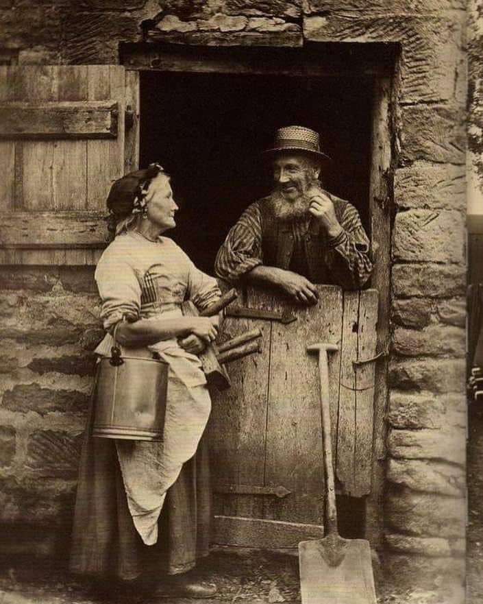 Mother was a dairy maid with the <a href="/WomensLandArmy/">Women's Land Army</a> in St Fagans and once milked a cow without putting the safety chain across the back. It didn’t end well!! 🐮🤕
This photo is from North Yorkshire in the 1890s