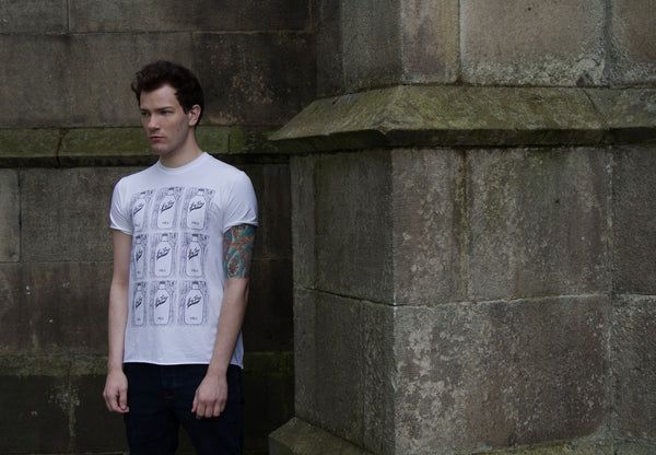 BOTTLE IT: Men’s T-shirt with #popart inspired print. Made from seriously unbelievably soft #Organic cotton &amp; bamboo fabric.

SHOP NOW: buff.ly/2IQw6uf

#menswear #mensfashion #Sustainability #organicliving #GraphicTee  #ecofashion #ecofriendly #bamboo