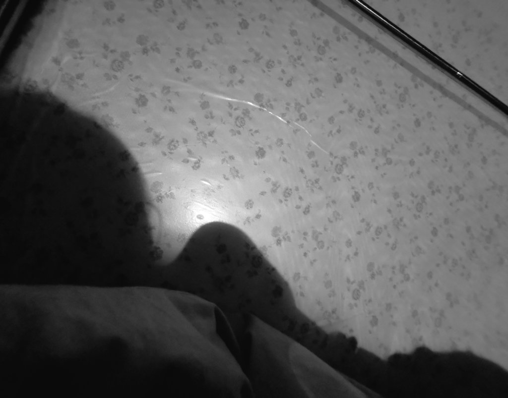 Cameliaviolet's tweet photo. Bare body in my bed👅
#blank #nsfw #黑爸爸 https://t.co/qtVGO56WRH