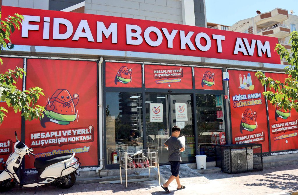 Şanlıurfa’da boykot ürünü satmayan market açıldı.

Helal olsun 👏

Ülke geneline yayılmalı ki herkes faydalansın!