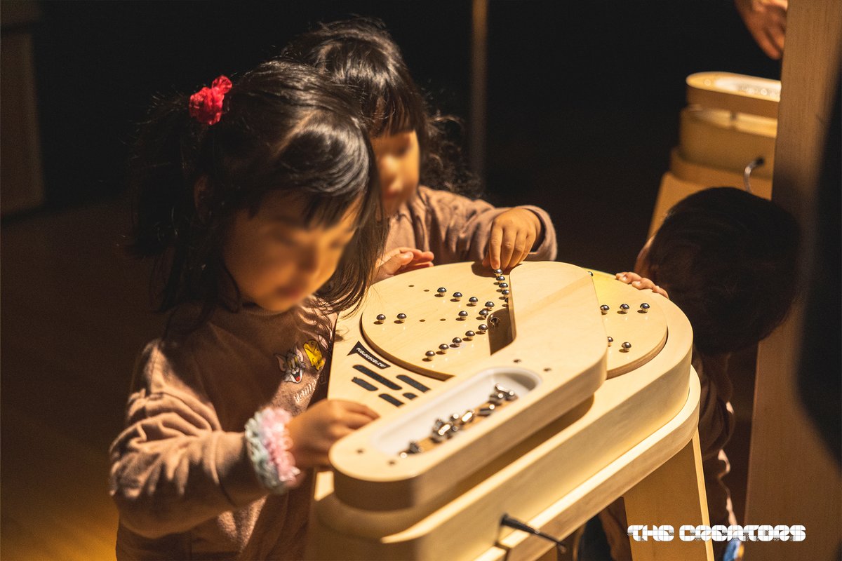 thecreators_fk's tweet photo. ［👪10/5(土)・6(日) 体験型アート展 / 入場無料👨‍👩‍👧］
福岡のクリエイター達が手がける遊び心満載の作品を体験できるアート展「遊べる! デジタルアート展」を福岡市科学館(@fukuokacity_sm)にて実施👏

✔︎入場無料 / 9:30～18:00
✔︎詳細 https://t.co/a1MLybiWRv

#クリエイターズ2024 https://t.co/uk0bS0fiql