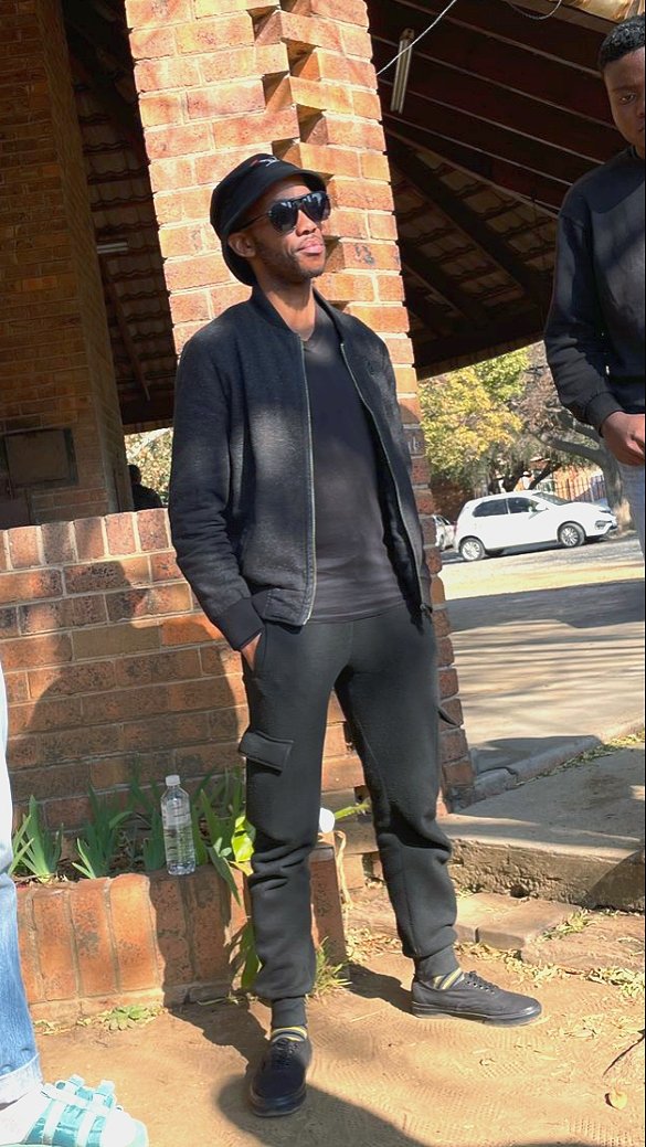 MooCee_Mist's tweet photo. Proof of Life 
🍃💯👌🏼✅️🔥😎
#MooCeeMusic 
#Mist 
#Dankie https://t.co/aFpmboQE6Y