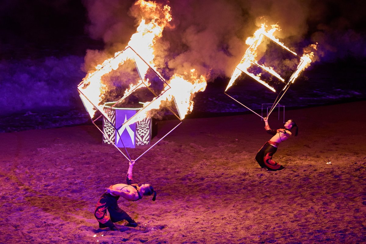NewTaipeiGov's tweet image. The "North Coast Light Festival" is a highly anticipated annual event in the north coast that combines splendid #firedance performances and the stunning landscapes of #Jinshan. Dancers perform on the beach, creating fascinating trails of flames that showcase the local charm!