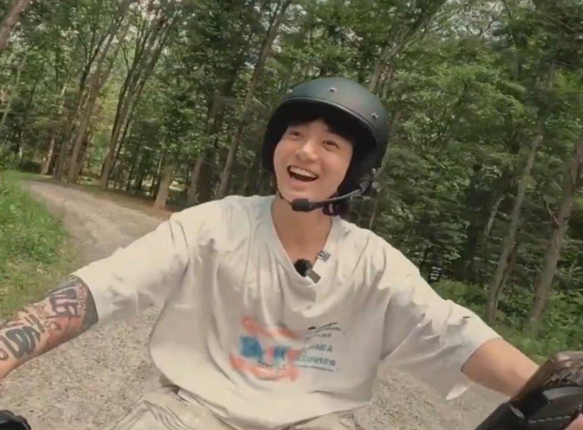 IMGOLDENCARD's tweet photo. baby biker jungkook is so cute https://t.co/BydWAP6U9l
