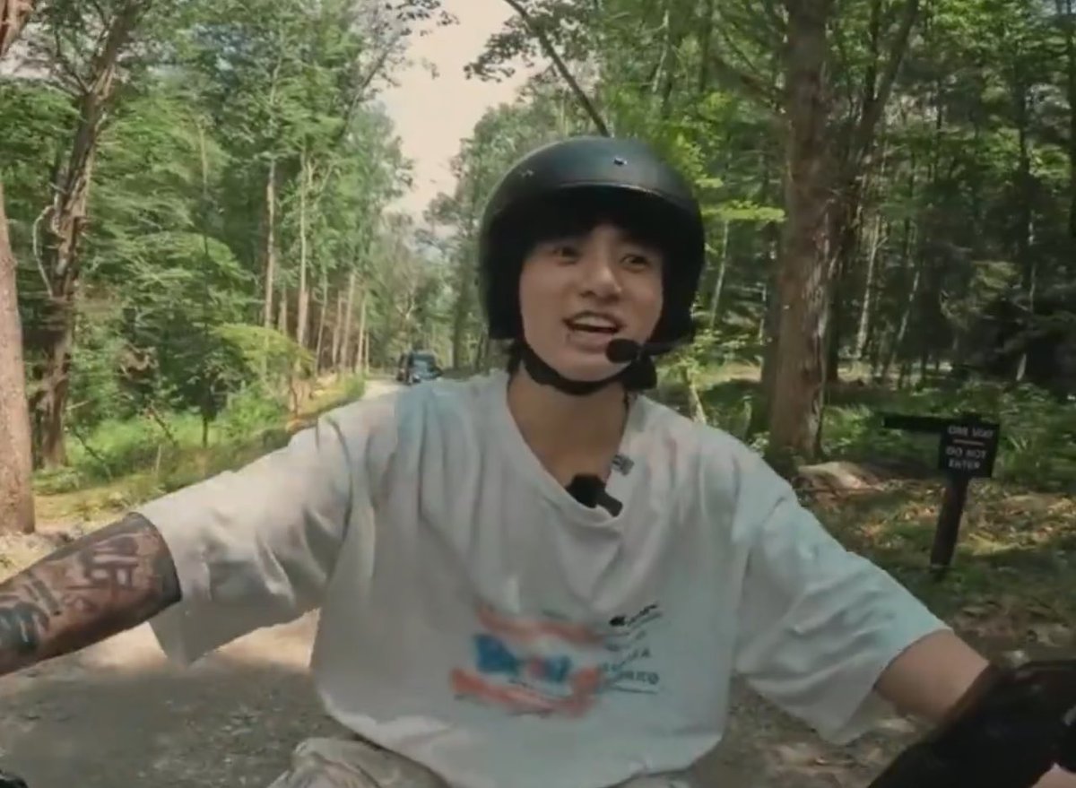 IMGOLDENCARD's tweet photo. baby biker jungkook is so cute https://t.co/BydWAP6U9l