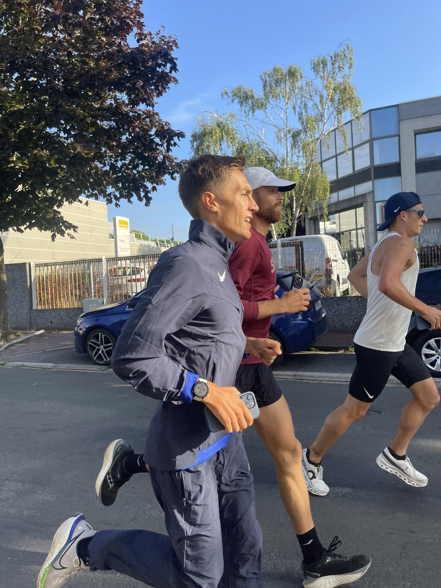 RunEliteProgram's tweet photo. Current Olympian, Former Olympian, and Best PT out for a morning shake out. Conner Mantz getting ready for the marathon on Saturday morning with 2016 and 6th place finisher @jwardy21. Who is ready for Saturday?! #Paris2024 #TeamUSA #NikeRunning #RunEliteProgram https://t.co/GoH7KbeMci
